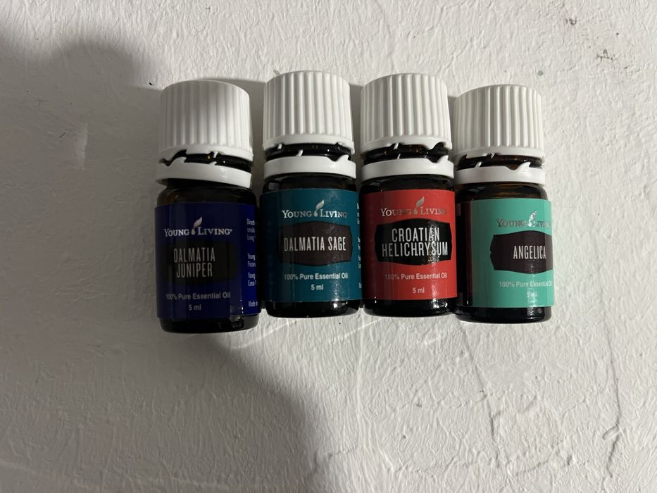 Uleiuri esentiale young living fiecare cu 50 lei