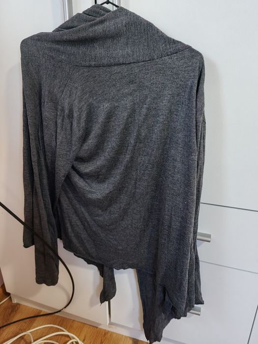 Модерна сива жилетка