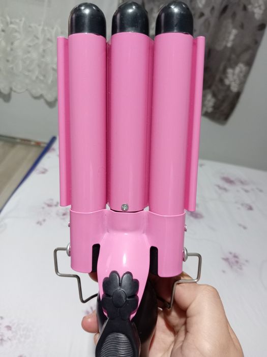 Vând placa pentru bucle e noua