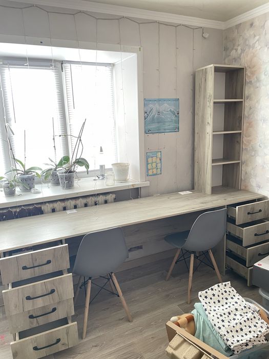 Продам стол для двоих детей