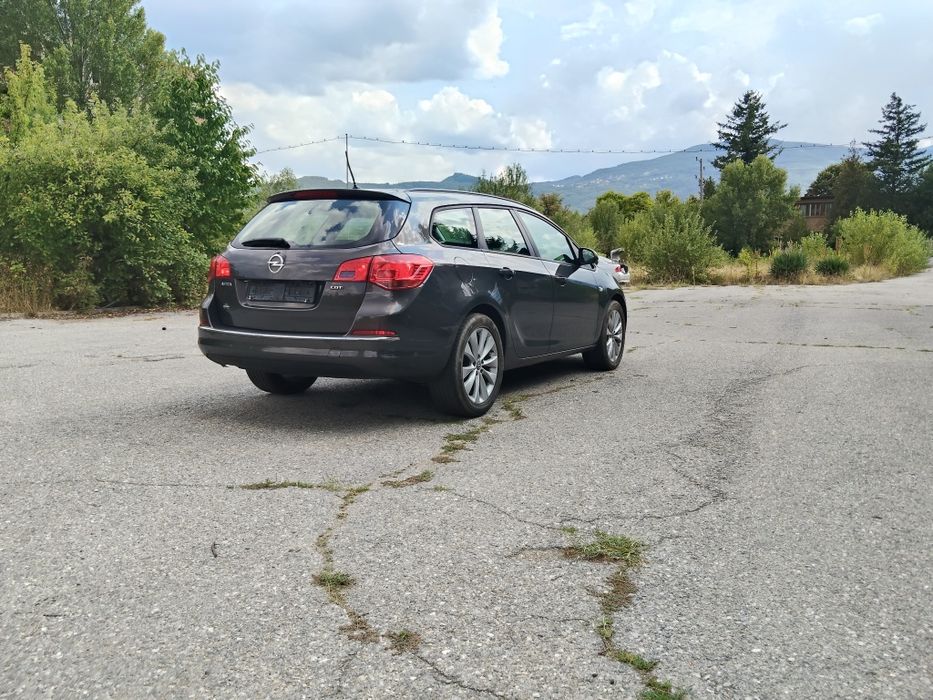 Opel Astra j 2015 1.6 дизел