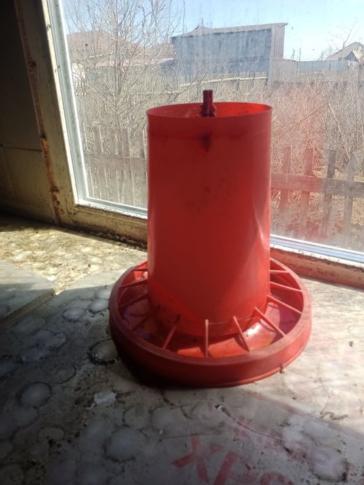 Поилки и кармушки