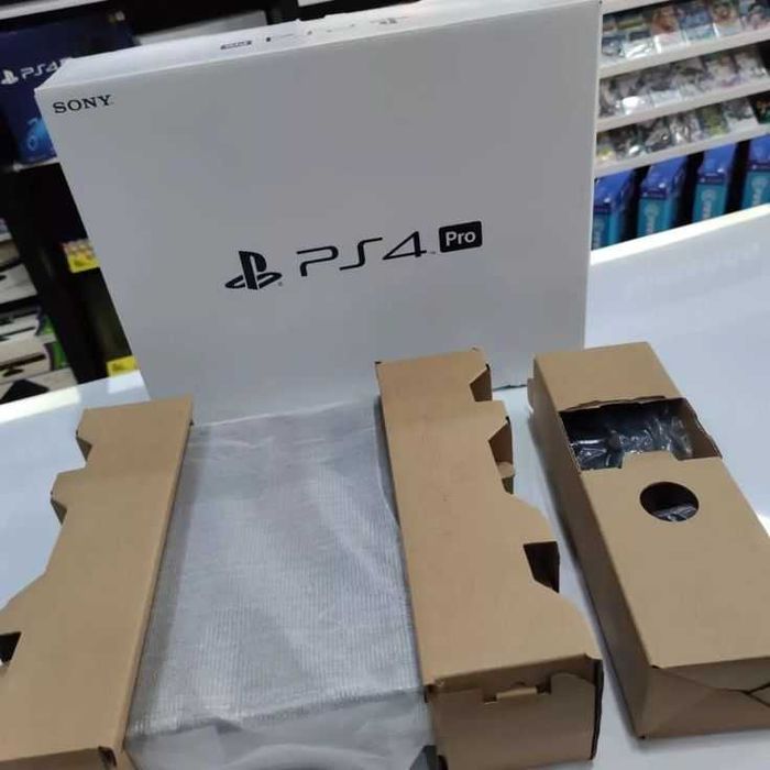Playstation 4Pro va slim