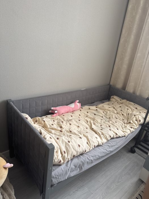 Продаю кровать с матрасом