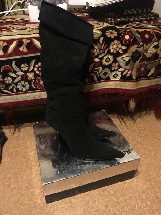 Сапоги ботфорты замшевые.