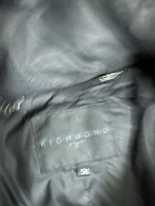 Продам пуховик в бывшем употреблении