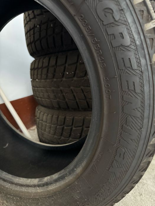 Продаю почти новую зимнюю резину
