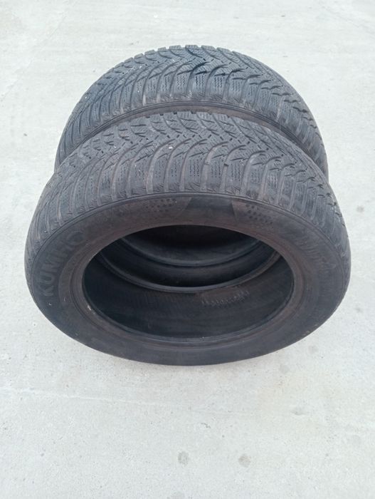 Vând doua cauciucuri 205/55 R16 sau schimb