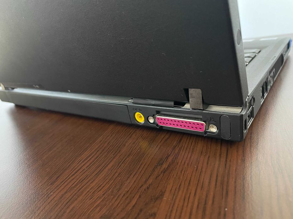 IBM ThinkPad R50e- уникален ретро лаптоп като нов