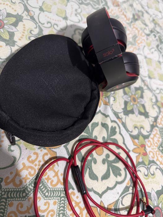 Beats Solo3 Wireless – черно-красные