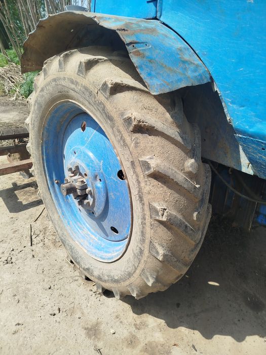 Mtz sotiladi traktor