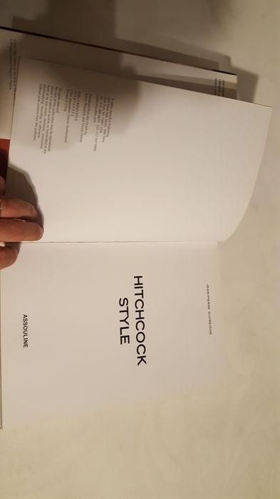 hitchcock style by jean pierre dufreigne
Jean-Pierre DufreigneJean-Pie
