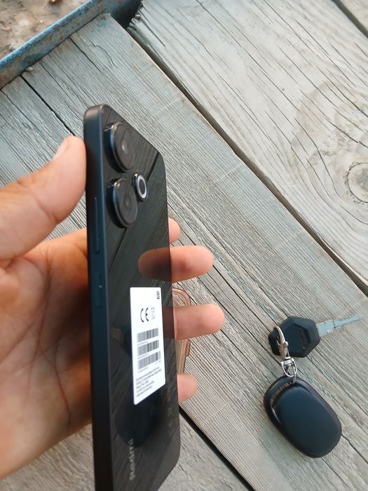 Redmi 13 pamyati 8 256 rangi qora hama joyi radnoy karobka dakiment