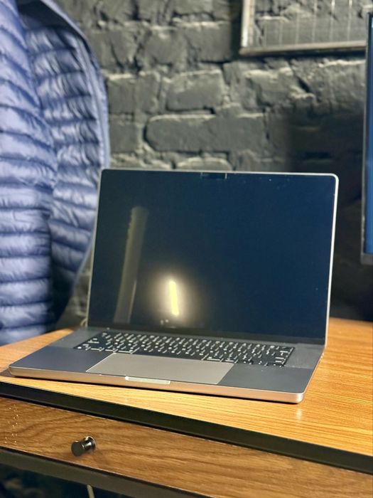 Macbook pro M1 Max 32/512