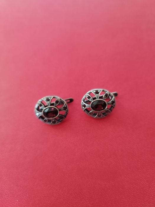 Продам серебряные серьги
