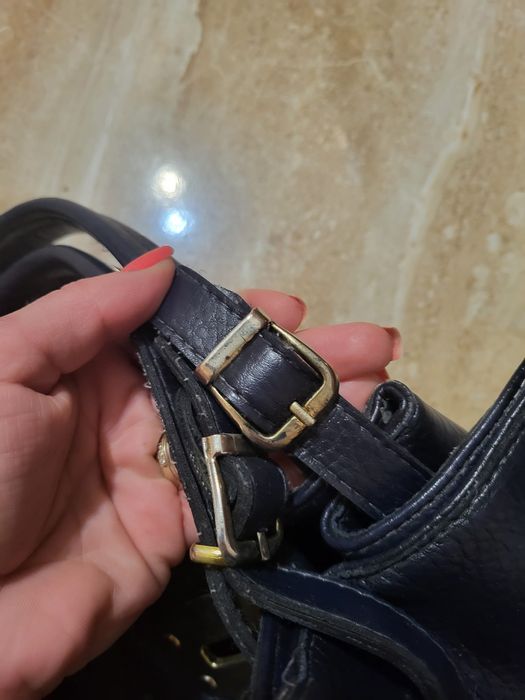 Vand/ schimb Geanta Tommy hilfiger