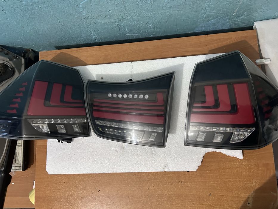 Задние фонари Lexus RX330