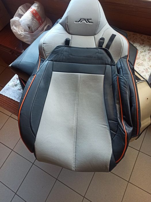 Чехлы на автомобиль