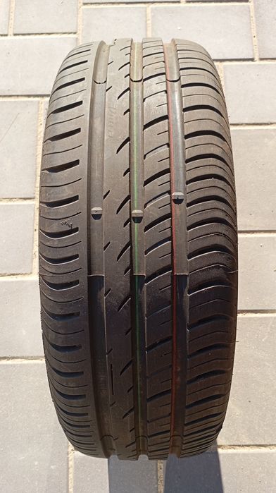 Vând 2 anvelope Viatti 205 60 R16