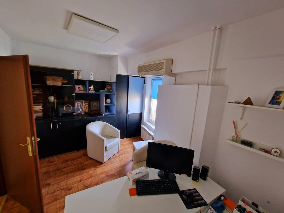 Inchiriez apartament birou 5 cam Casa Poporului