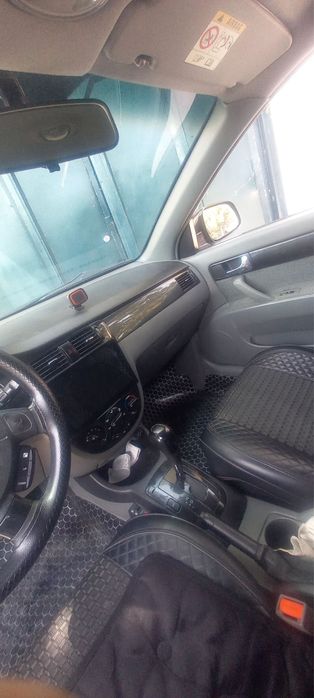 Gentra avtomat sotiladi