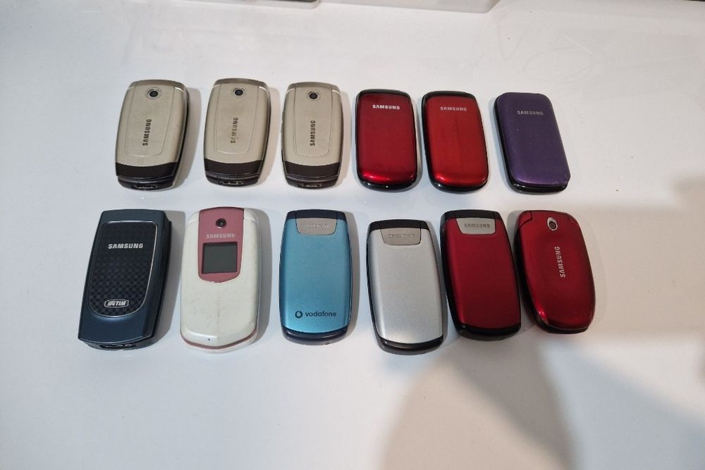Telefon Samsung cu clapeta