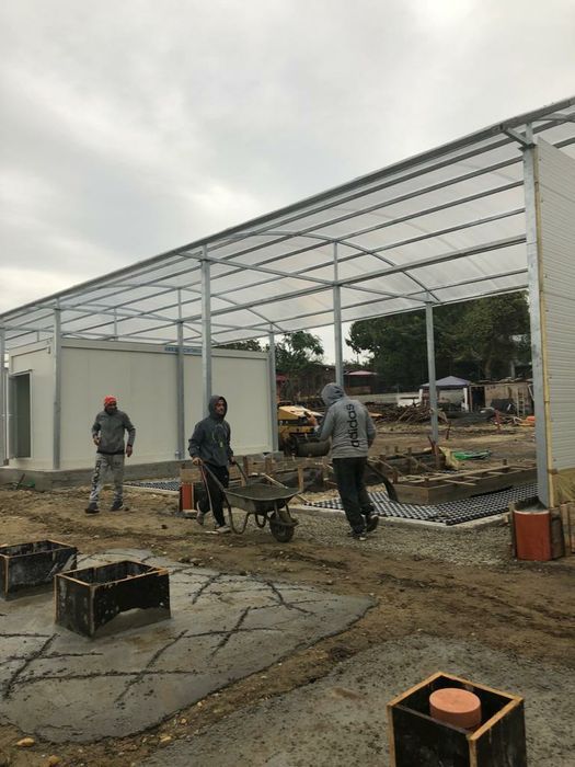 Vând structuri metalice cu dimensiunile 5 cu 20 pentru spălătorii