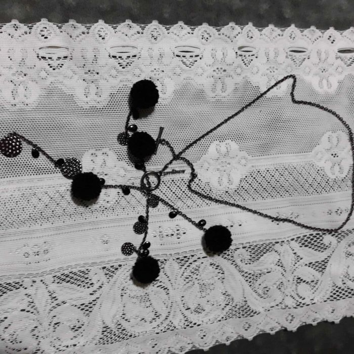 mikey  Колие с пухчета