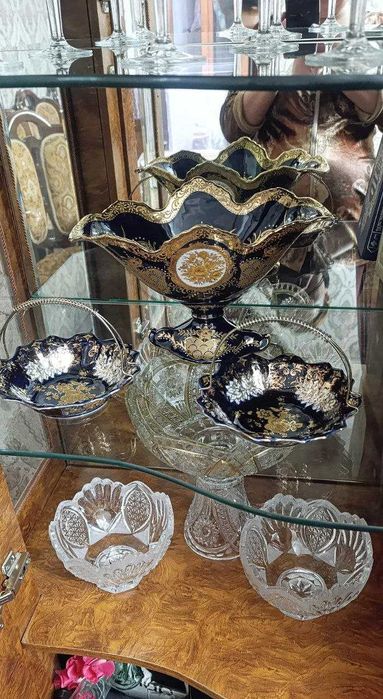 Чинни идишлар сотилади комплект. Холати янгидек