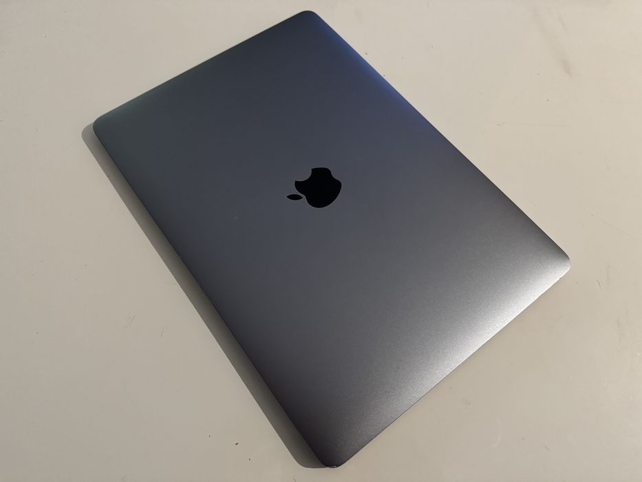 Macbook Pro 2016 i7 SSD 256gb 16GB RAM A1706 TouchBar TouchID