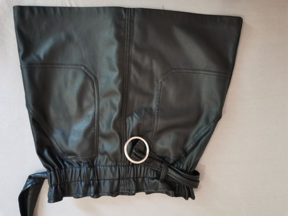 Нови кожени поли Zara, Waikiki М размер