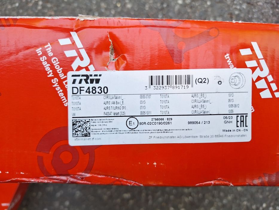 Set discuri și placute frână Toyota Auris, Prius,Rav4