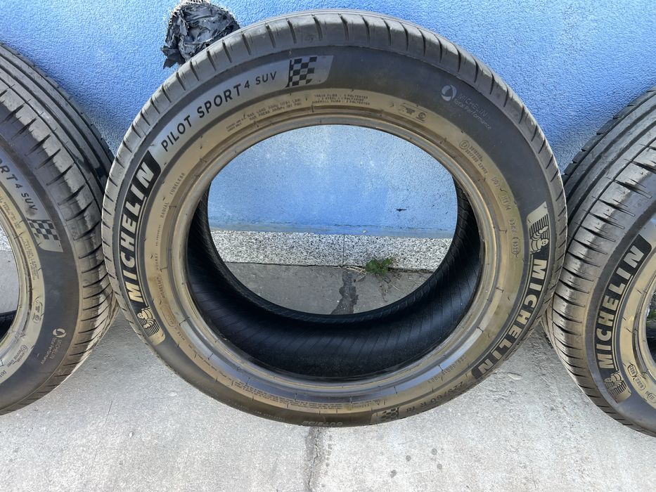 225 60 18 Michelin Pilot Sport 4 SUV