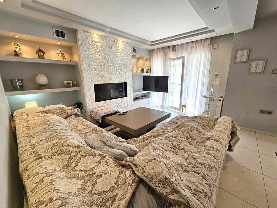 ПРОДАВА се самостоятелна къща 328кв.м в ПОТАМУДИЯ на Кавала (код 8071)