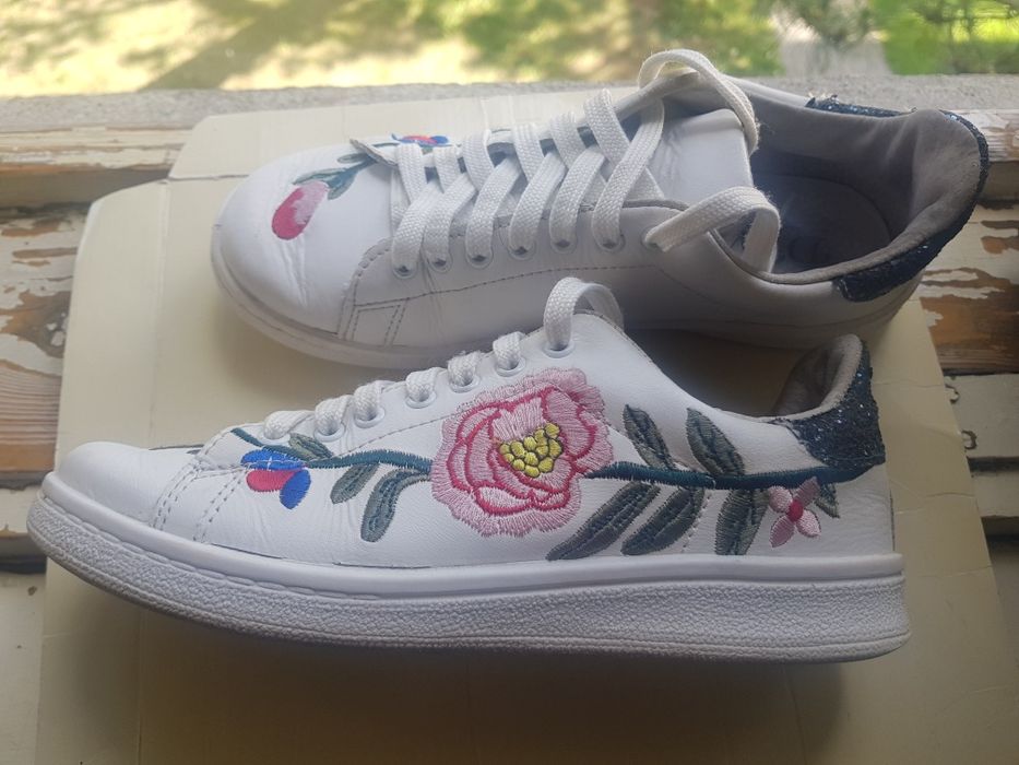 Sneakers Divi nr. 37, piele naturală cu broderie, stare f. bună