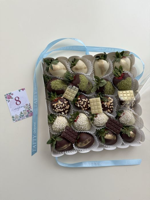 Клубника в коробке