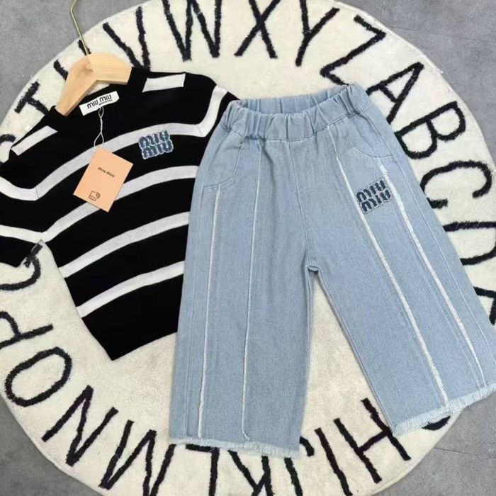 Qizlaga kiyim detski