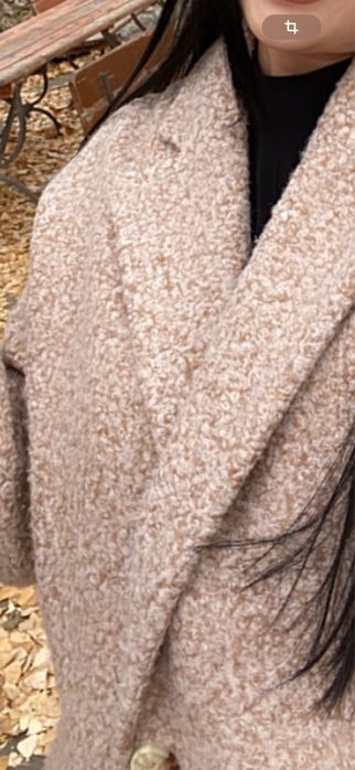 Продам пальто бежевый