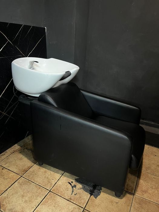 Мойка для парикмахерской, кресло доя барбера