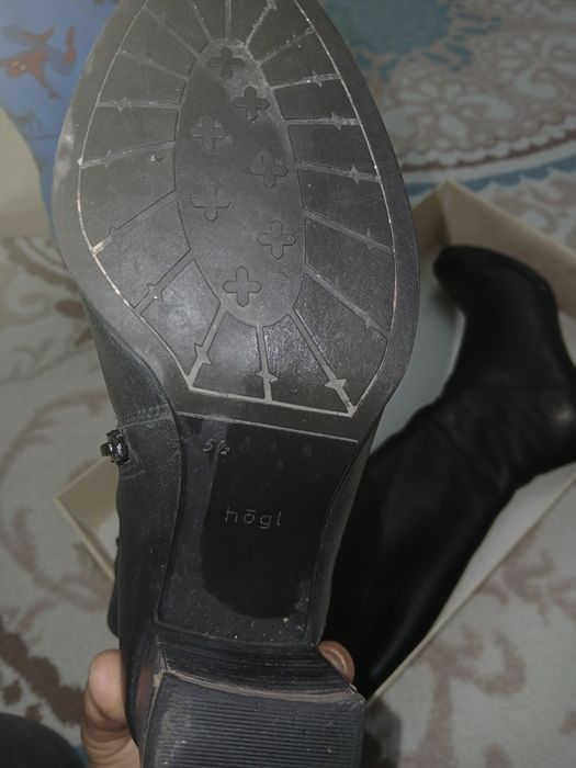 Продаю сапоги женские