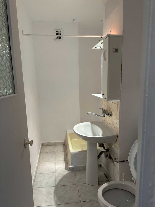 4 Camere Decomandat, Vis-a-vis Restaurant Giulia Etaj 1