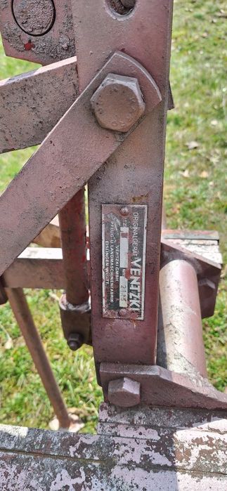 Plug tractor 45cp sau 70cp trei brazde schimb cu roti spate utb 650