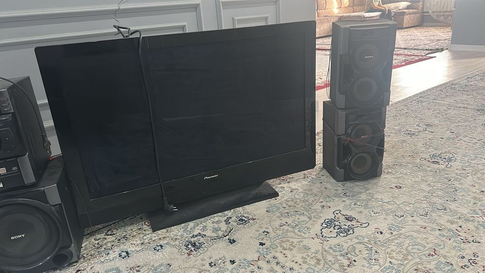 Телевизор с колонками