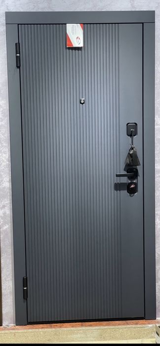 Киімсіз жалаңаш сплит