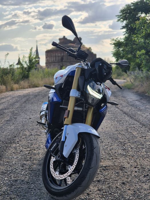 BMW  F900R  2023
