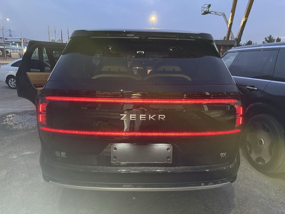 Zeekr 9x Ultra gibrid