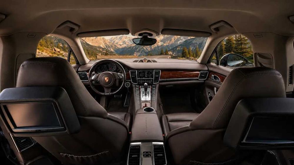 Porsche Panamera 4 • 3.6 V6 • 300 cp • PDK • Tractiune integrala • Sistem de sunet Burmester