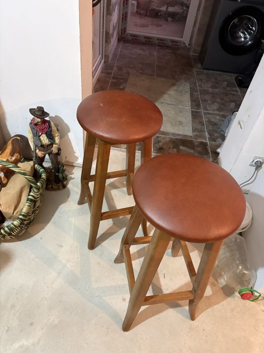 Scaune din lemn pentru bar
