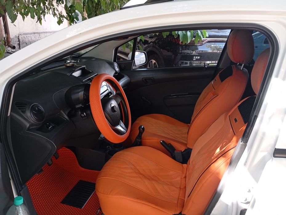 SROCHNIY Spark sotiladi