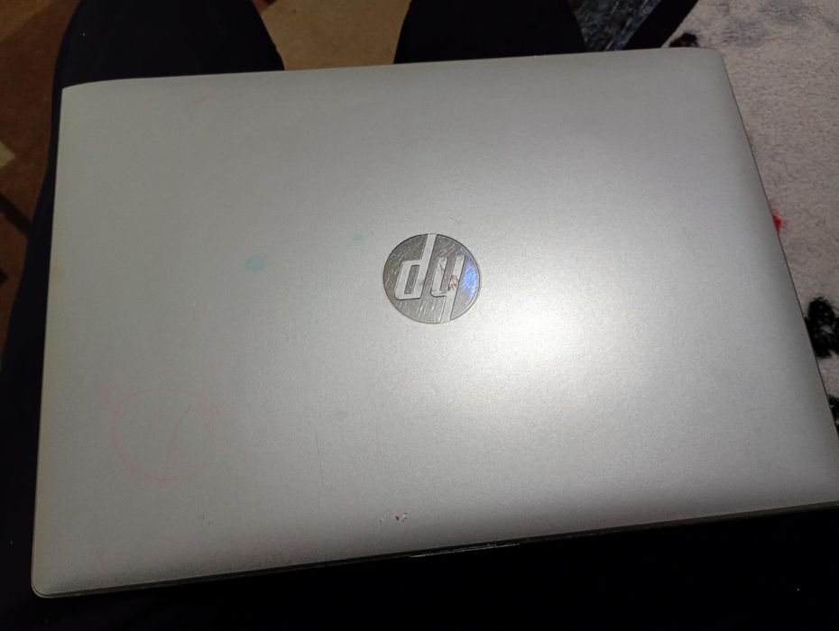 Vând leptop Hqmai multe detalii în privat.!